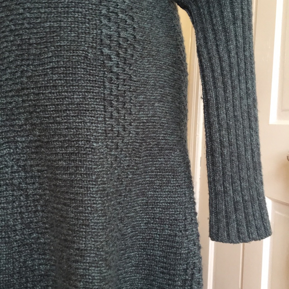 VICTORIA’S SECRET • Gorgeous Sweater Knit Dress - Picture 3 of 16